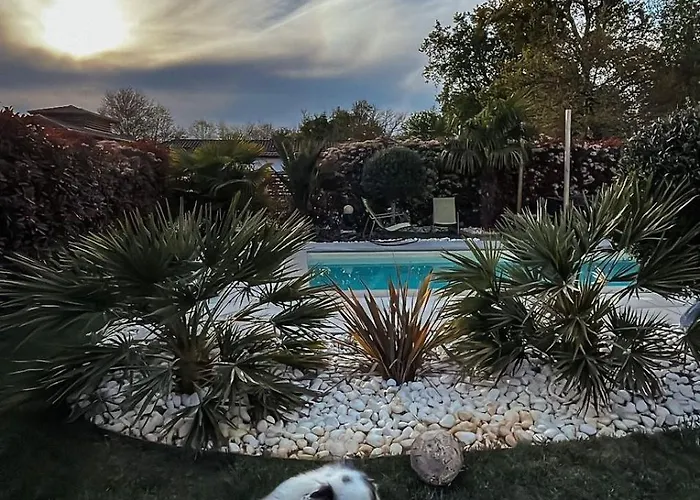 Avec Piscine *